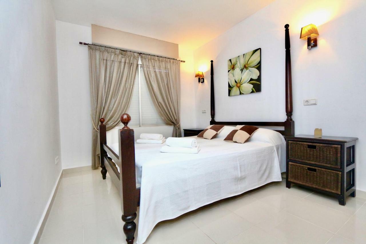 3- Bedroom Apartment In The Centre Of Calpe With Nice Living Room, 1 Bathroom. ภายนอก รูปภาพ
